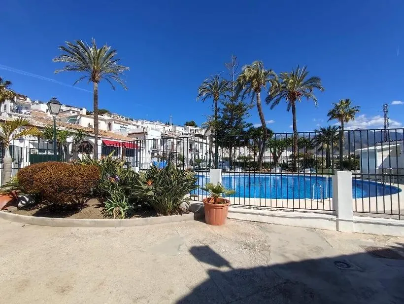 Beautiful 4 Bedroom Town House In Punta Lara Nerja Dom wakacyjny