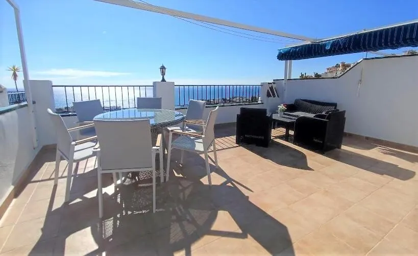 Dom wakacyjny Beautiful 4 Bedroom Town House In Punta Lara Nerja Hiszpania